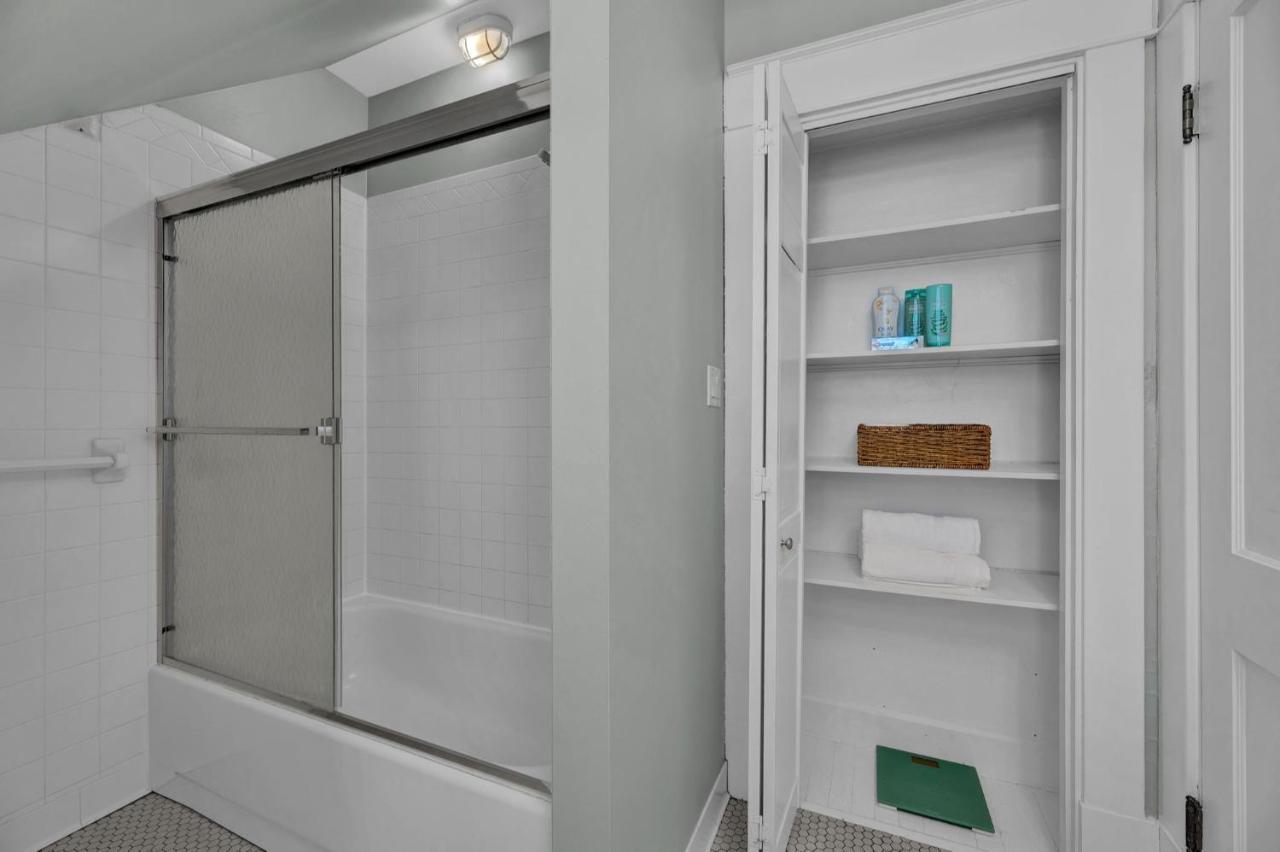 Oakley Square 3Br Charmer - Total Walkability Home Синсинати Екстериор снимка